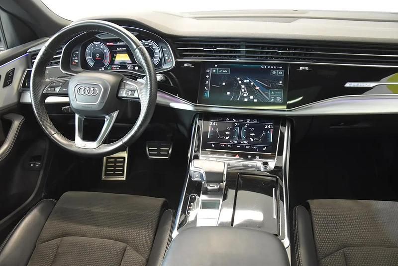 Gebraucht Audi Q8 S-Line 462 PS (339 kW) 2025 Schwarz SUV