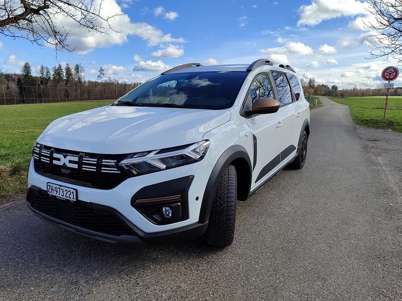 Gebraucht 2023 Dacia Jogger Extreme Van / Kleinbus | CHF 17’900 - Bild 1/4
