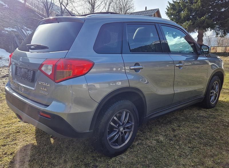 Gebraucht Suzuki Vitara 120 PS (88 kW) 2016 SUV