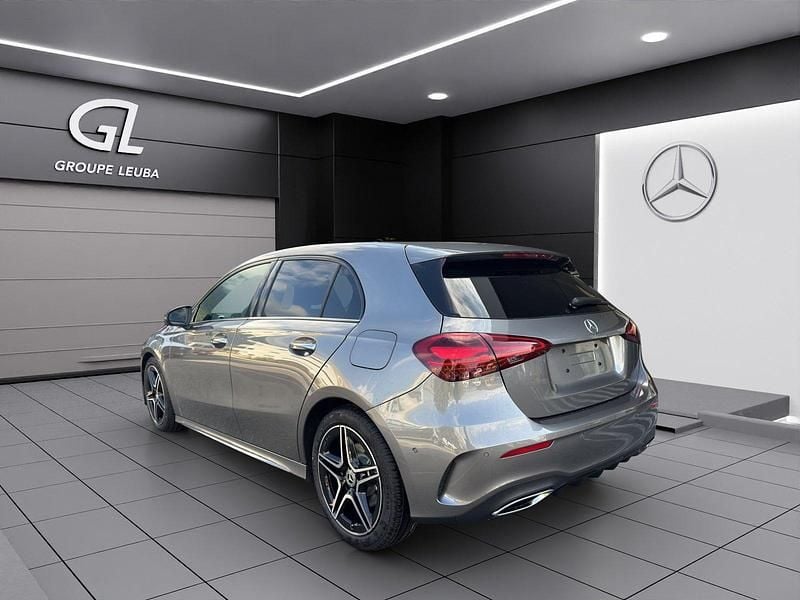 Gebraucht Mercedes A200 Night 163 PS (119 kW) 2025 Grau Limousine