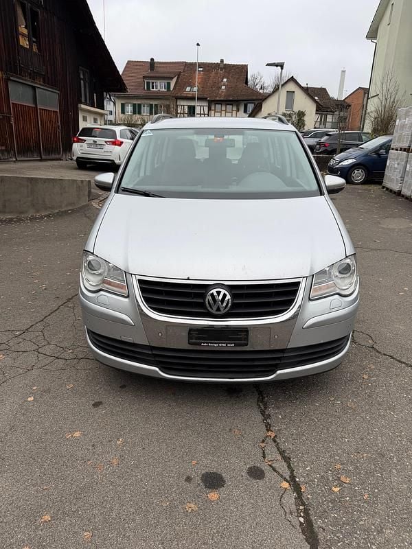Gebraucht 2010 VW Touran Highline Van / Kleinbus | CHF 2’490 (Superpreis) - Bild 1/4