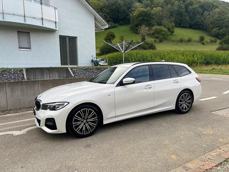 Gebraucht BMW 320e 190 PS (139 kW) 2022 Kombi