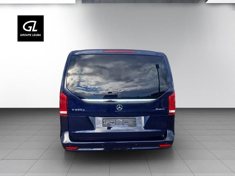 Gebraucht Mercedes V220 163 PS (119 kW) 2021 Blau Van / Kleinbus