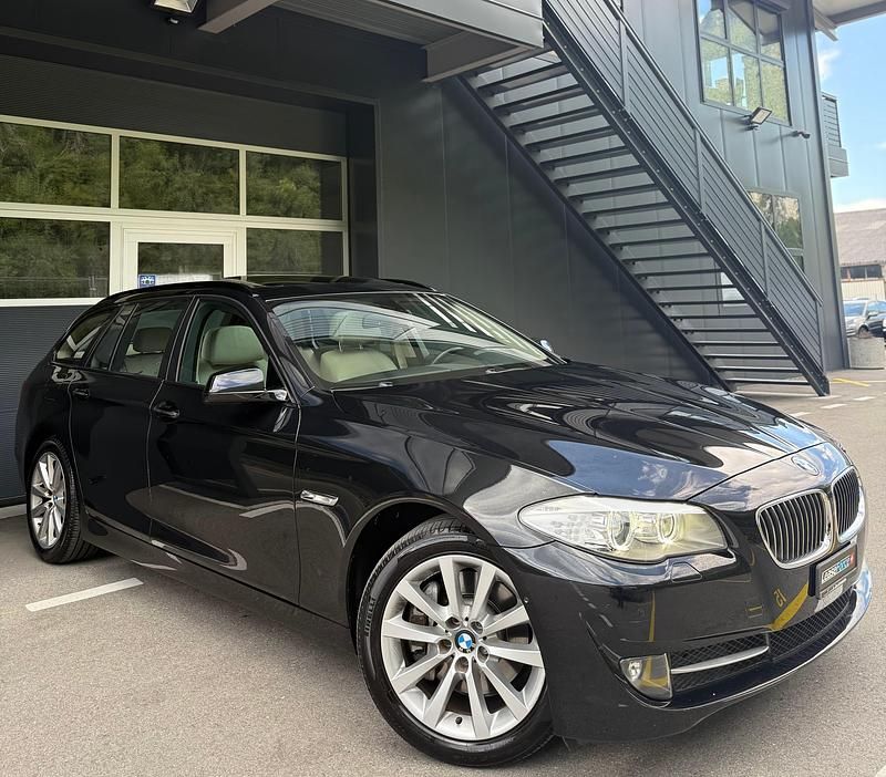 Gebraucht BMW 530 258 PS (189 kW) 2013 Kombi