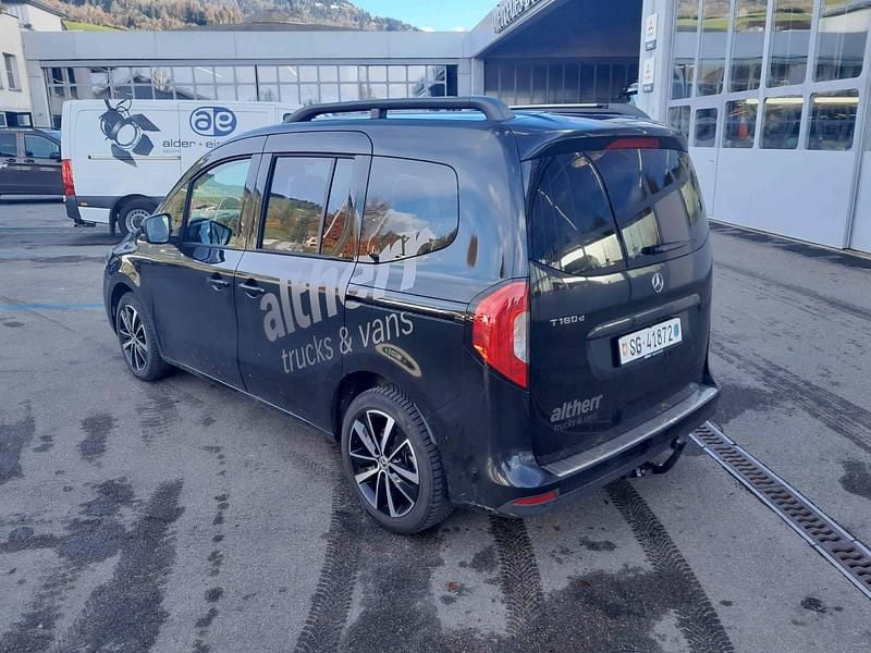 Gebraucht Mercedes T180 Style 116 PS (85 kW) 2025 Schwarz Van / Kleinbus
