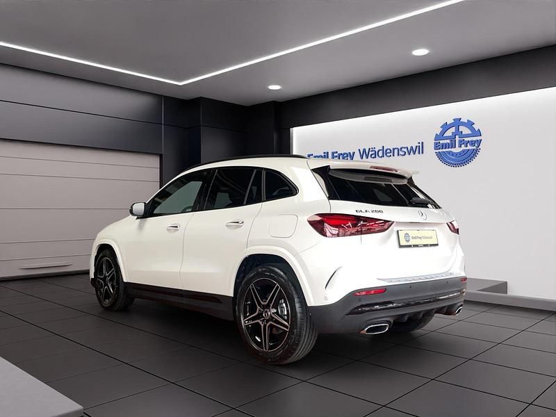 Gebraucht Mercedes GLA200 AMG line 177 PS (130 kW) 2025 SUV