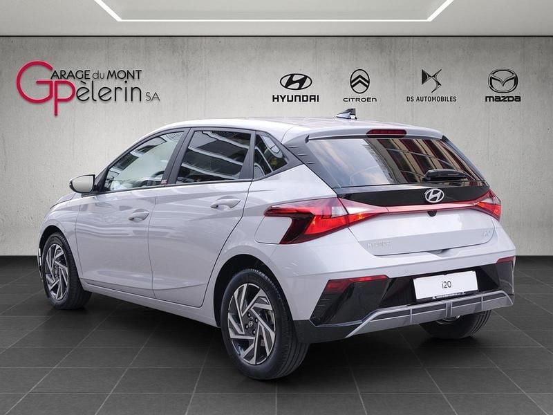 Neu Hyundai i20 101 PS (74 kW) 2025 Grau Limousine