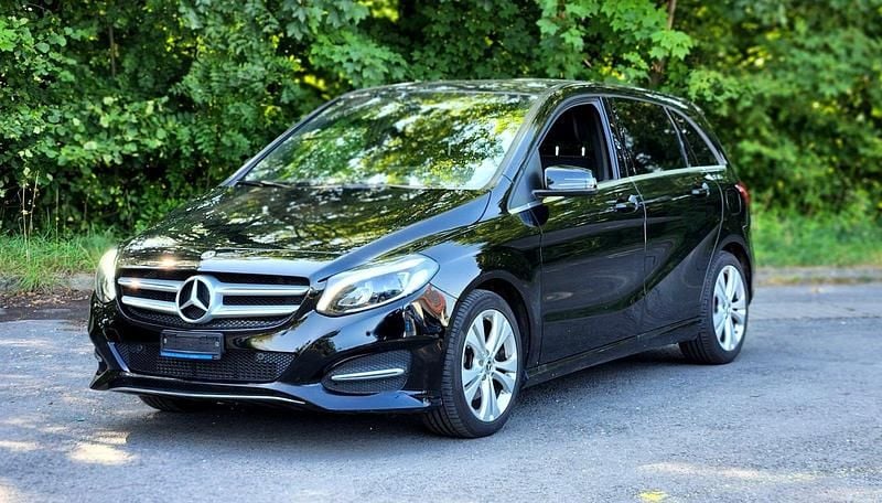 Gebraucht Mercedes B200 156 PS (114 kW) 2017 Van / Kleinbus