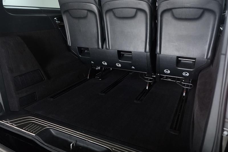 Gebraucht Mercedes V250 Avantgarde 190 PS (139 kW) 2024 Schwarz Van / Kleinbus