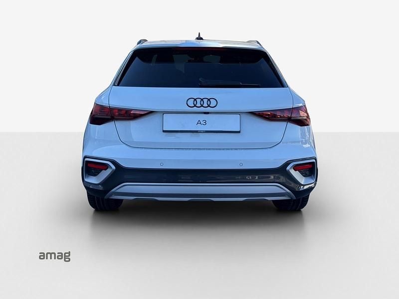 Gebraucht Audi A3 Attraction 150 PS (110 kW) 2025 Gletscherweiss metallic Limousine