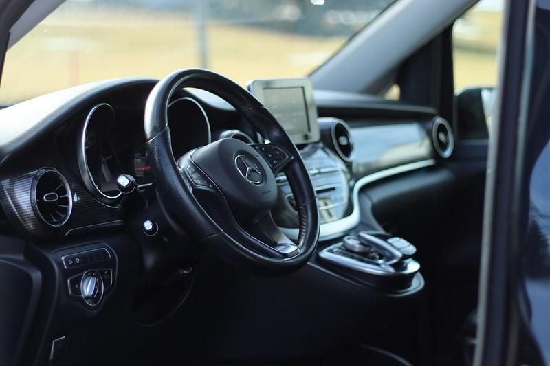 Gebraucht Mercedes V250 190 PS (139 kW) 2019 Van / Kleinbus