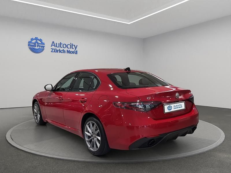 Neu Alfa Romeo Giulia Sprint 280 PS (205 kW) 2025 Rot Limousine