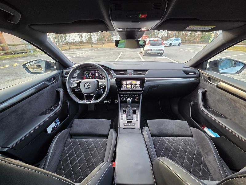 Gebraucht Skoda Superb SportLine 218 PS (160 kW) 2022