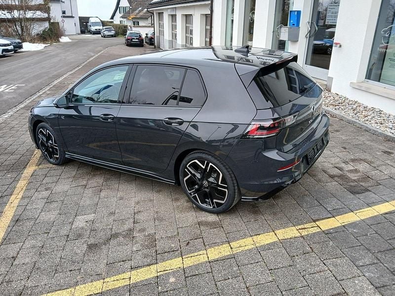 Neu VW Golf VIII R-line 204 PS (150 kW) 2026 Limousine