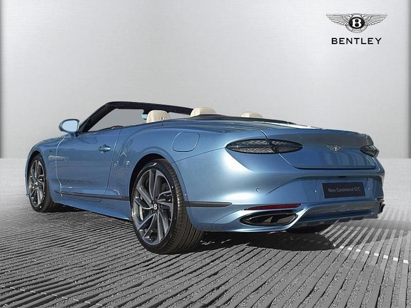 Neu Bentley Continental 771 PS (567 kW) 2025 Blau Cabrio