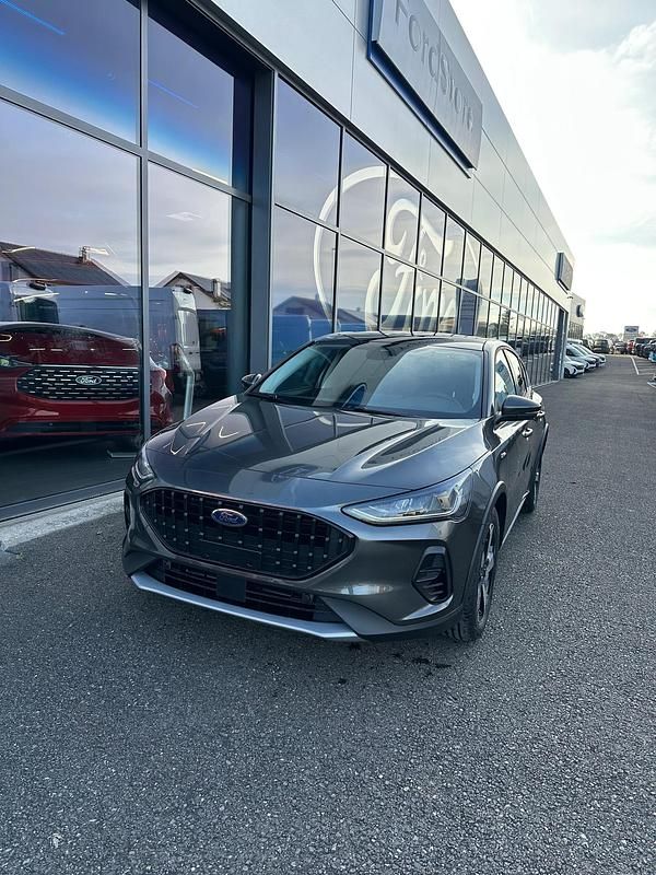 Neu Ford Focus Active X 155 PS (114 kW) 2025 Grau Limousine