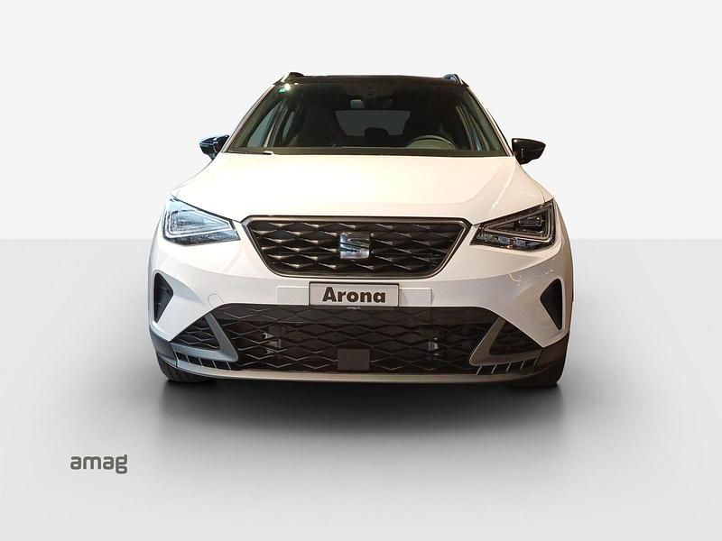 Neu Seat Arona 115 PS (84 kW) 2026 White  roof color midnight black SUV