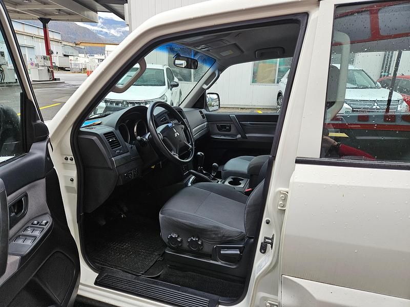 Gebraucht Mitsubishi Pajero Plus 200 PS (147 kW) 2011 SUV