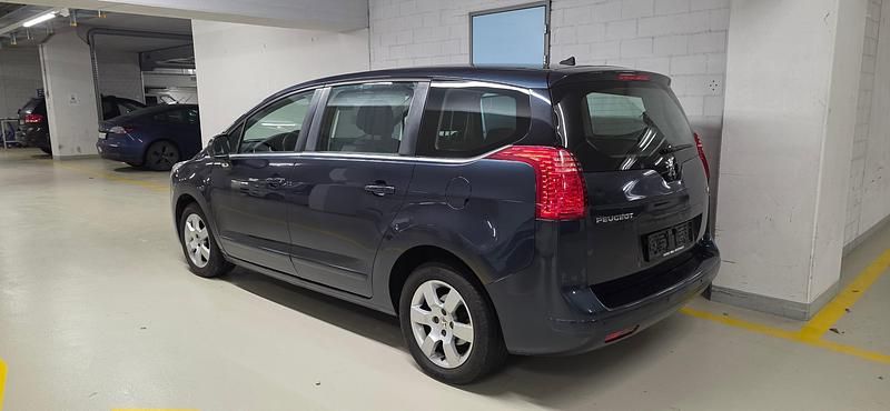 Gebraucht Peugeot 5008 Active 115 PS (84 kW) 2013 Van / Kleinbus