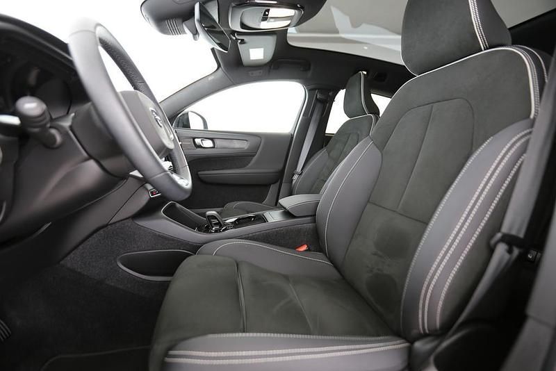 Gebraucht Volvo C40 300 kW (408 PS) 2022 Blau SUV