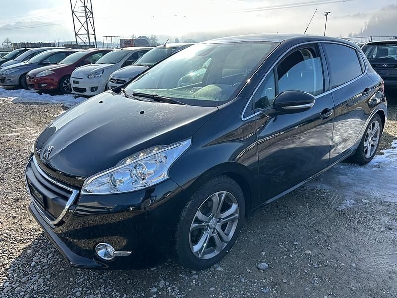 Gebraucht Peugeot 208 Allure 120 PS (88 kW) 2014 Kleinwagen