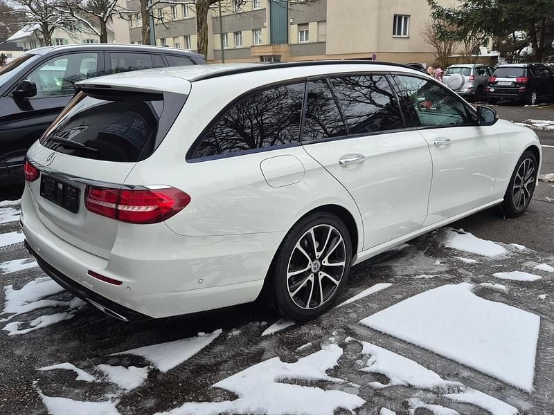 Gebraucht Mercedes E220 Avantgarde 194 PS (142 kW) 2020