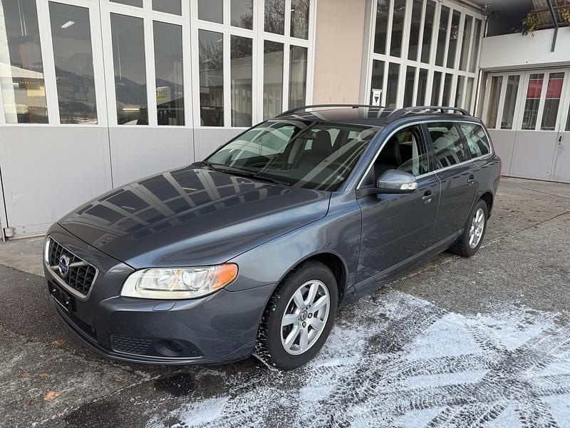Gebraucht 2011 Volvo V70 Momentum Kombi | CHF 13’900 - Bild 1/4