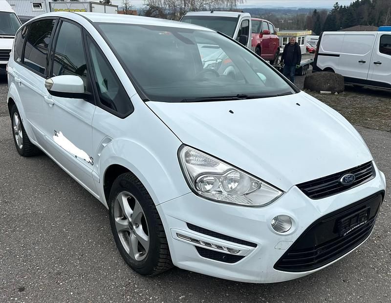 Gebraucht Ford S-MAX Titanium 140 PS (102 kW) 2014 Van / Kleinbus