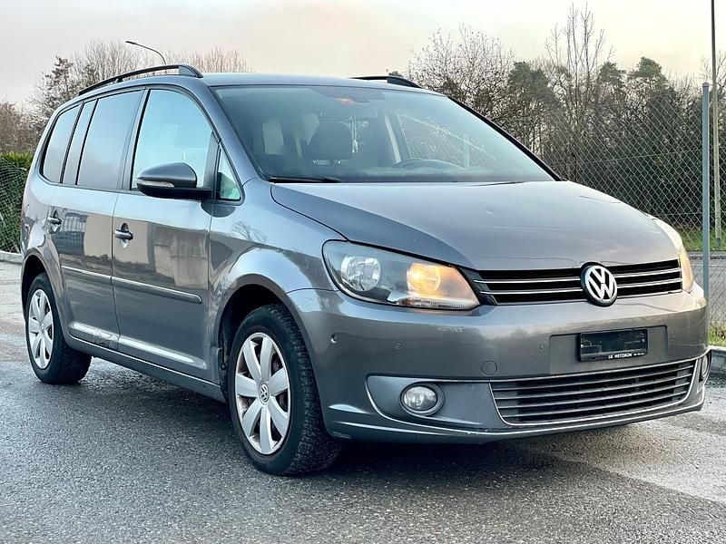 Gebraucht 2011 VW Touran Comfortline Van / Kleinbus | CHF 2’800 (Etwas zu teuer) - Bild 1/4