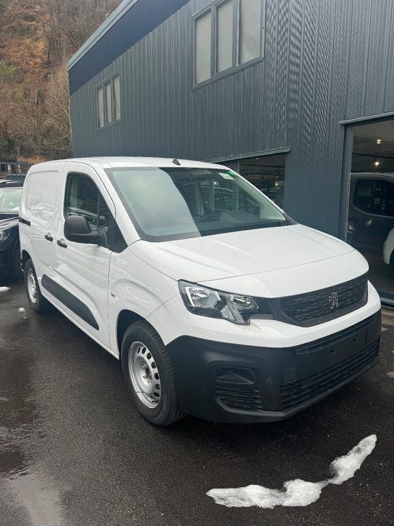 Gebraucht 2024 Peugeot E-Partner Premium Van / Kleinbus | CHF 19’900 - Bild 1/4