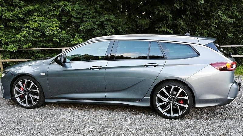 Grau Gebraucht 2020 Opel Insignia Kombi | CHF 25’990 (Fairer Preis) - Bild 1/4