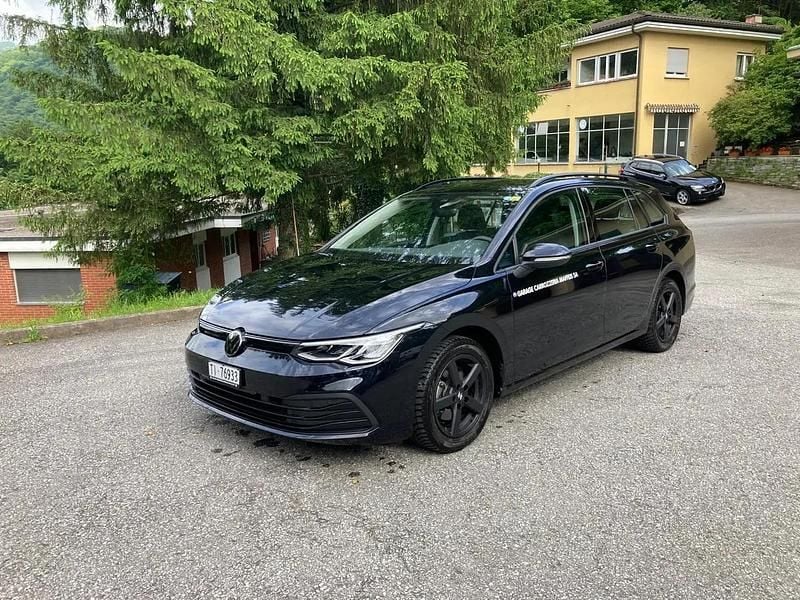 Gebraucht VW Golf VIII Life 110 PS (80 kW) 2025 Schwarz Kombi