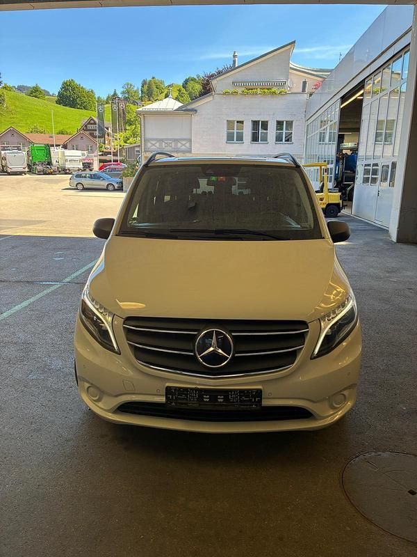 Gebraucht Mercedes Vito 237 PS (174 kW) 2021 Grau Van