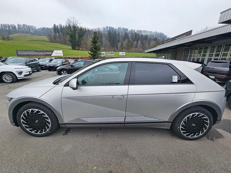 Neu Hyundai Ioniq 239 kW (325 PS) 2025 Gold Kleinwagen