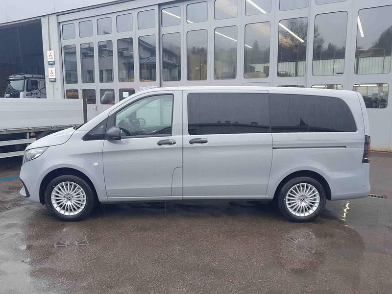 Gebraucht Mercedes Vito 163 PS (119 kW) 2025 Grau Van