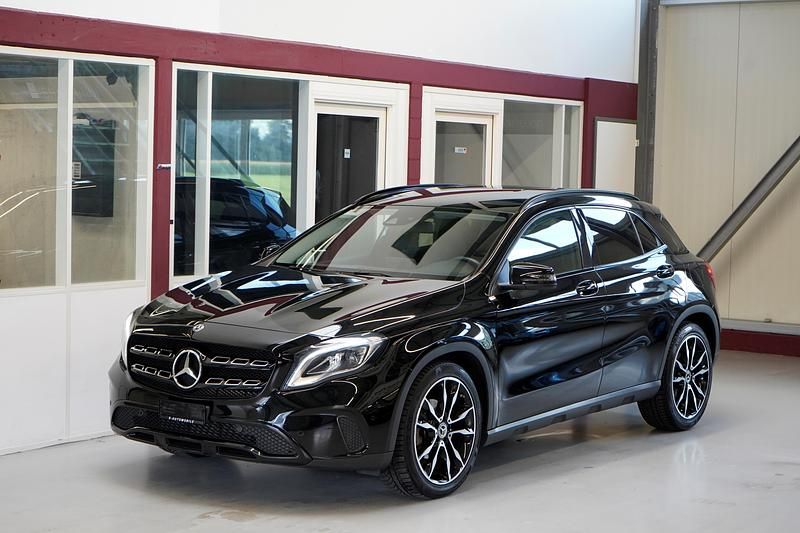 Gebraucht Mercedes GLA200 AMG line 156 PS (114 kW) 2018 SUV