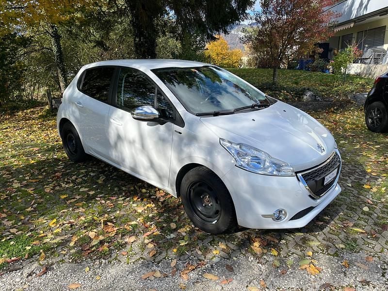 Gebraucht 2014 Peugeot 208 Style Kleinwagen | CHF 4’999 (Guter Preis) - Bild 1/4