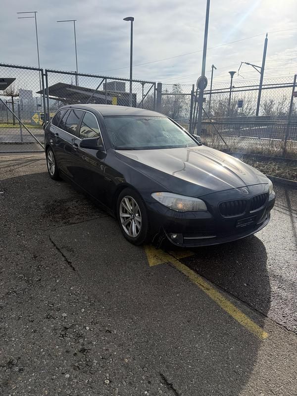 Gebraucht BMW 530 258 PS (189 kW) 2013 Kombi