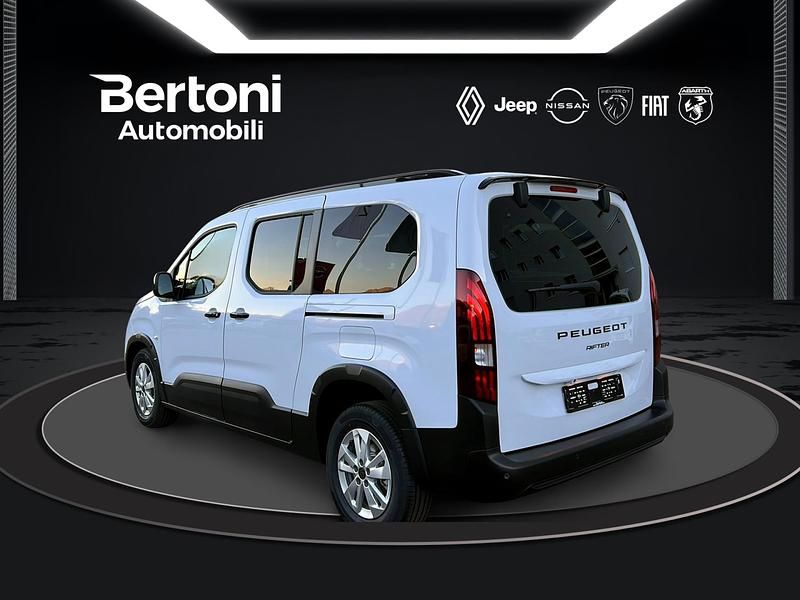 Neu Peugeot Rifter Allure 131 PS (96 kW) 2025 Van / Kleinbus