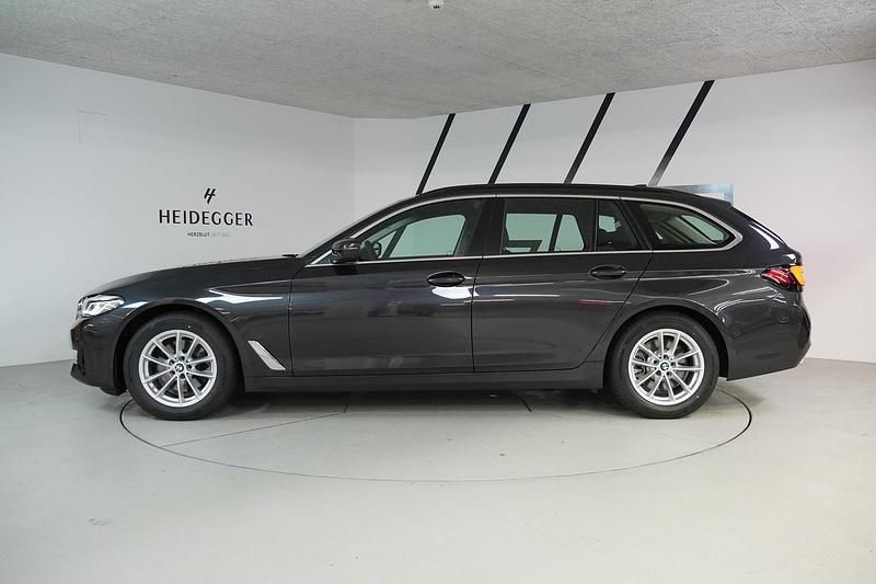Gebraucht BMW 520 Comfort Edition 201 PS (147 kW) 2023 Grau Kombi
