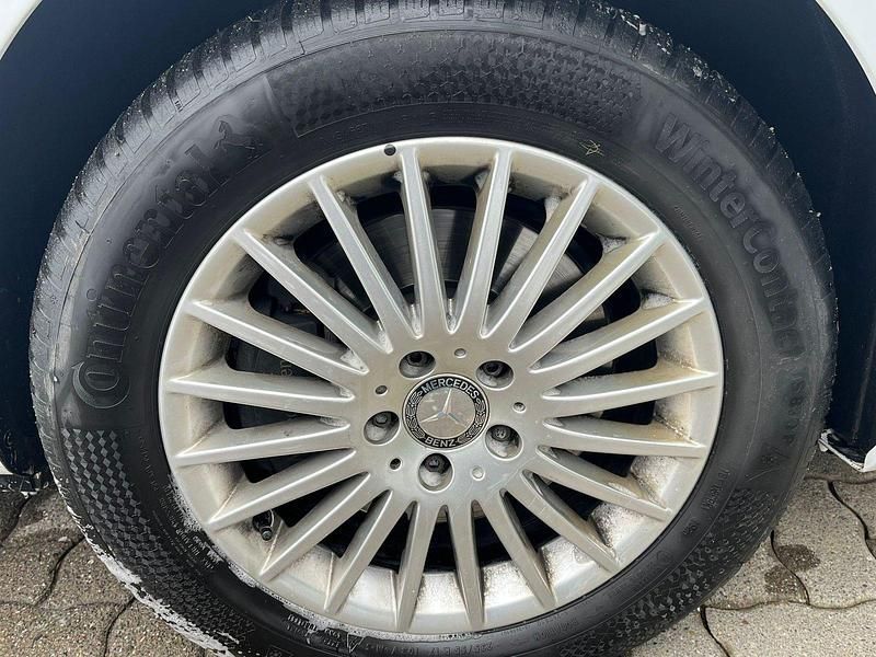 Gebraucht Mercedes V250 190 PS (139 kW) 2022 Van / Kleinbus