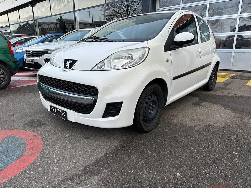 Gebraucht Peugeot 107 68 PS (50 kW) 2010 Kleinwagen