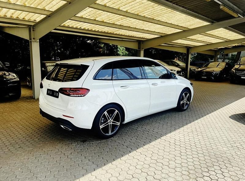 Gebraucht 2022 Mercedes B200 Night Van / Kleinbus | CHF 33’900 (Teuer) - Bild 1/4