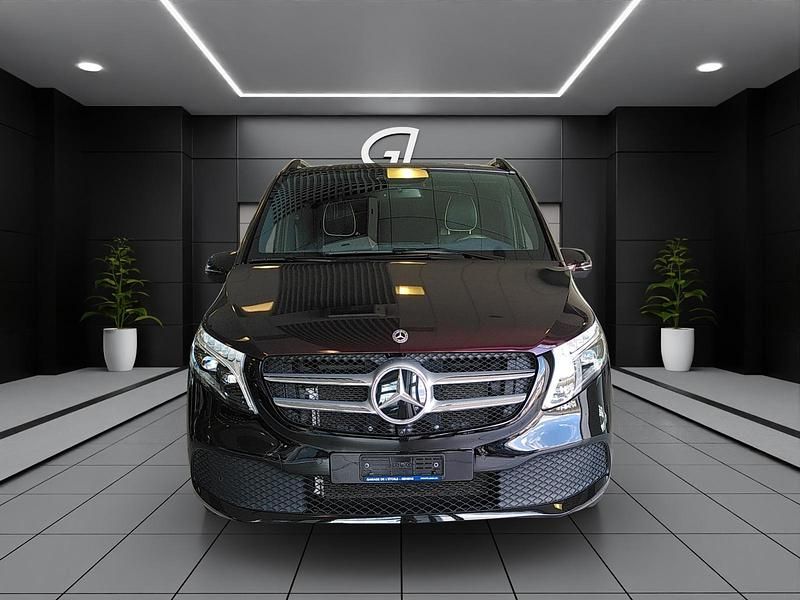Gebraucht Mercedes V300 239 PS (175 kW) 2022 Schwarz Van / Kleinbus