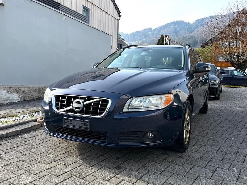 Gebraucht Volvo V70 Summum 205 PS (150 kW) 2009 Kombi