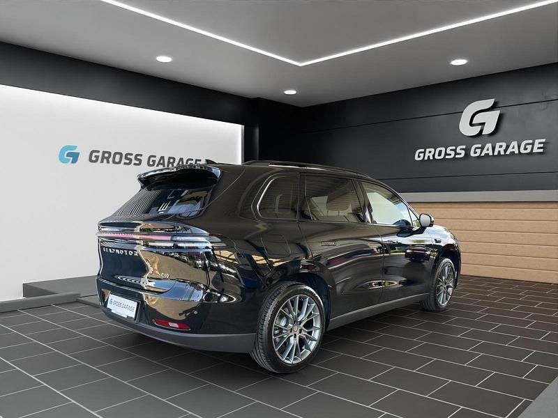 Neu Leapmotor C10 215 PS (158 kW) 2025 Schwarz SUV