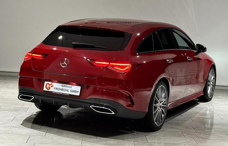 Gebraucht Mercedes CLA200 Shooting Brake AMG line 163 PS (119 kW) 2021 Rot Kombi