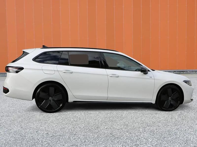 Neu VW Passat R-line 266 PS (195 kW) 2025 Weiss Kombi