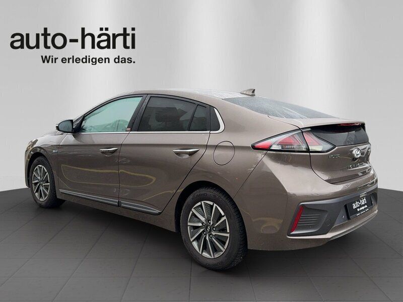 Gebraucht Hyundai Ioniq 100 kW (136 PS) 2019 Beige Kleinwagen