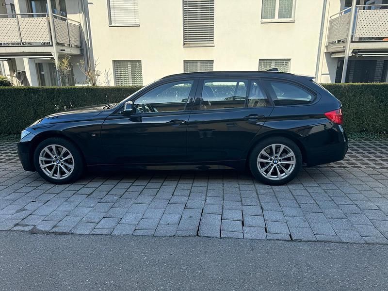 Gebraucht BMW 330 Sport Line 258 PS (189 kW) 2014 Kombi